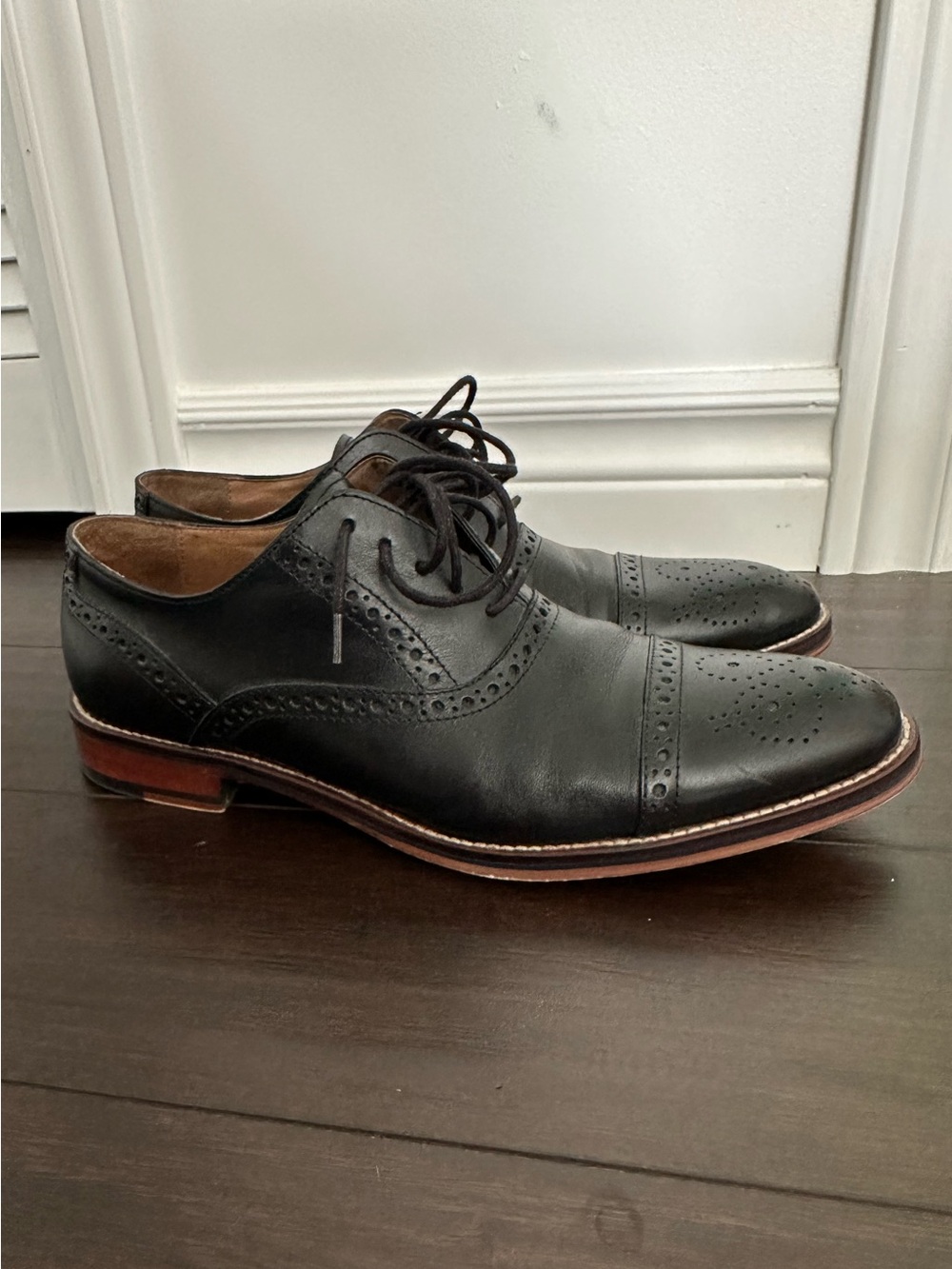 Johnston & Murphy Men’s Dress Shoe - size 9